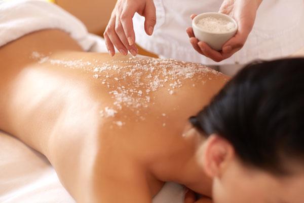 How Can I Learn Body Exfoliation Techniques Online?
