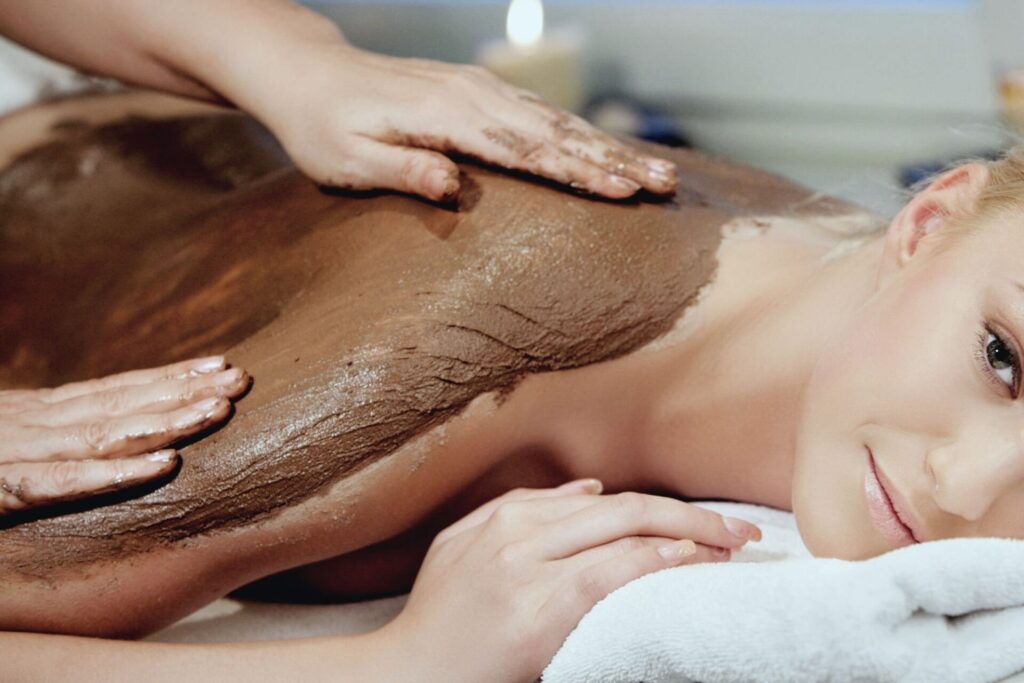 How Does A Mud Wrap Benefit The Skin?