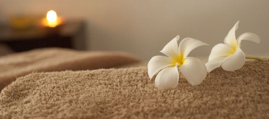 Read more on Discover The Magic Of Aromatherapy Massage: Start Learning Online